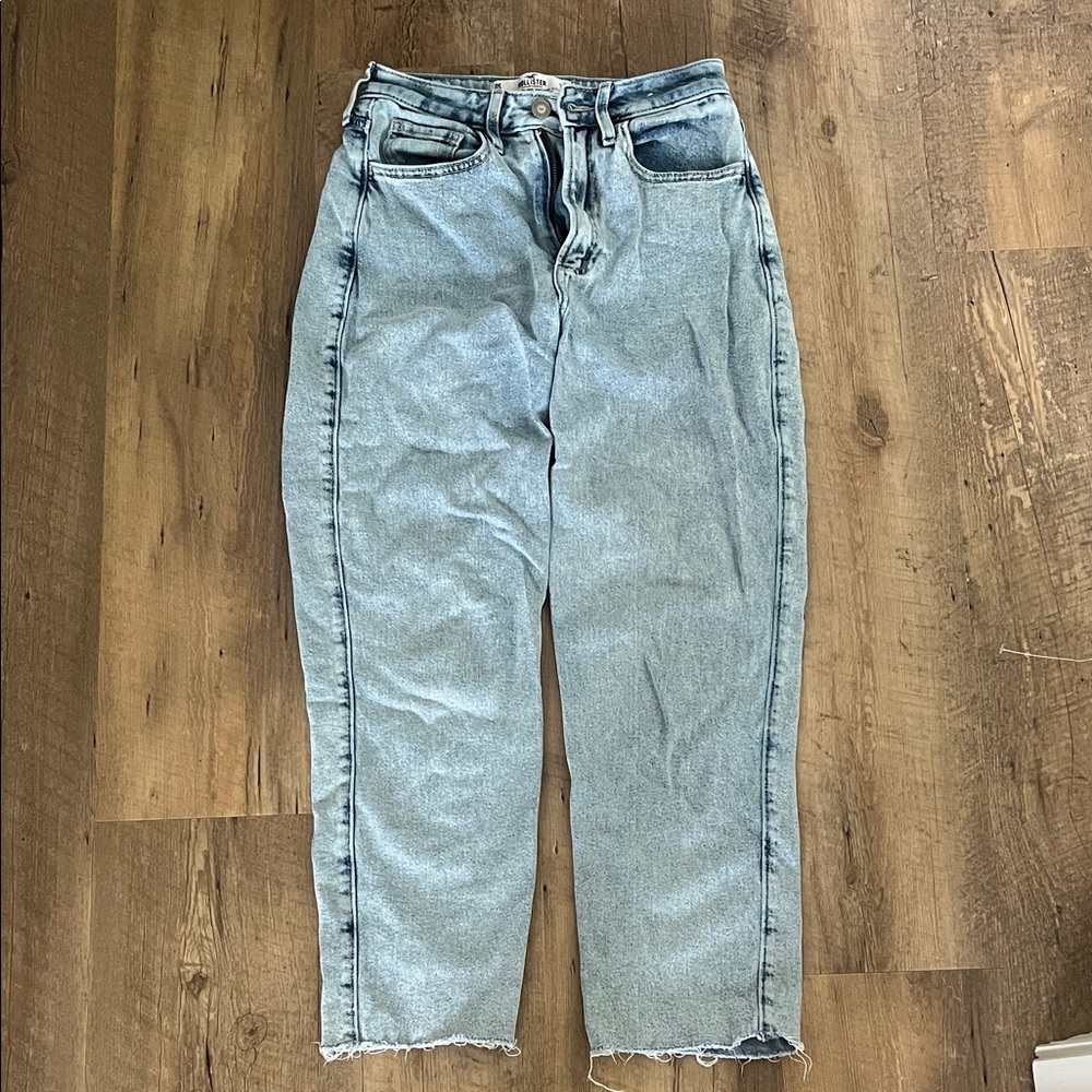 Hollister Light Blue Curvy High-Rise Straight Leg Jeans